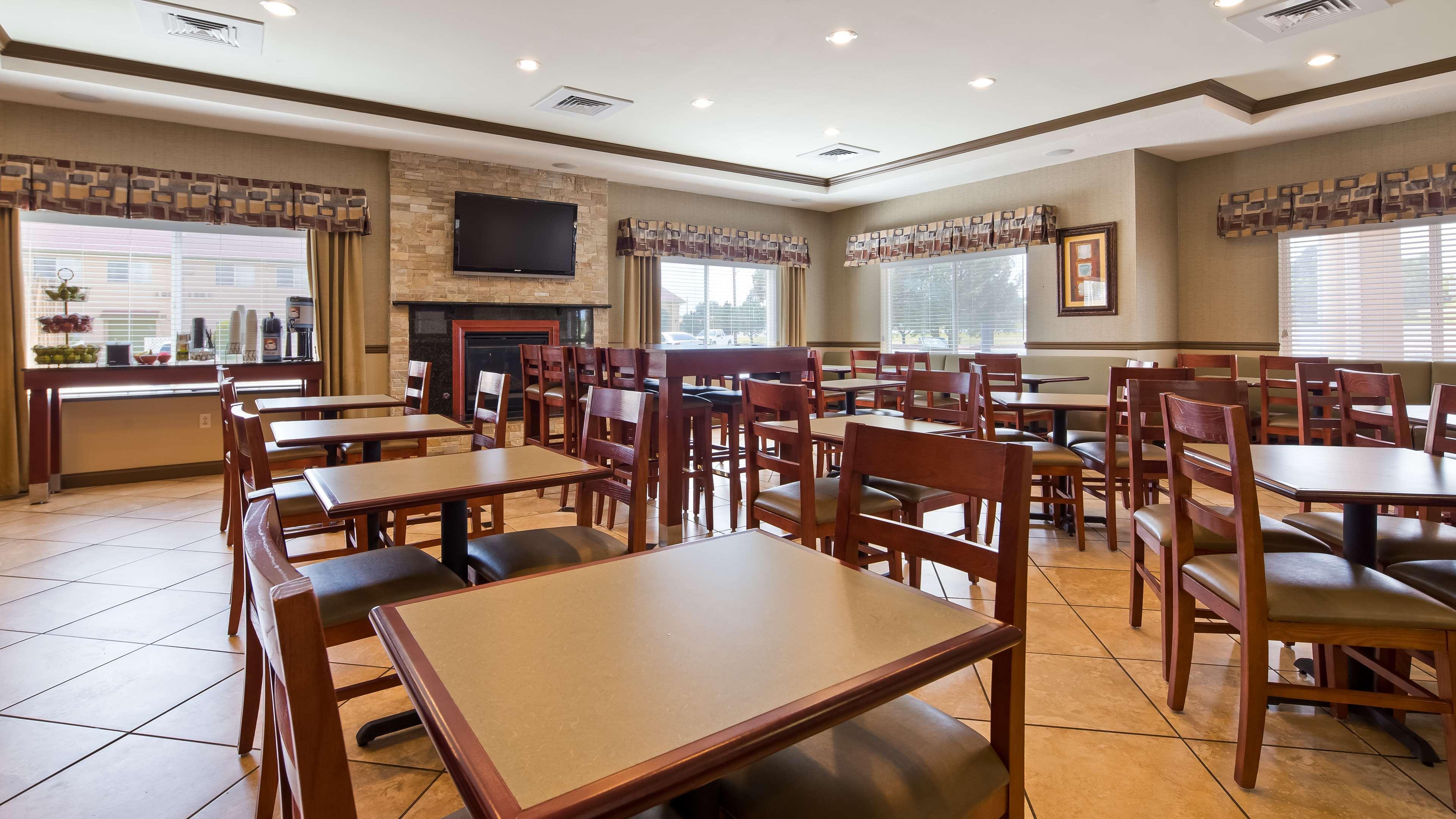 Best Western Plus Montezuma Inn And Suites Las Vegas Bagian luar foto